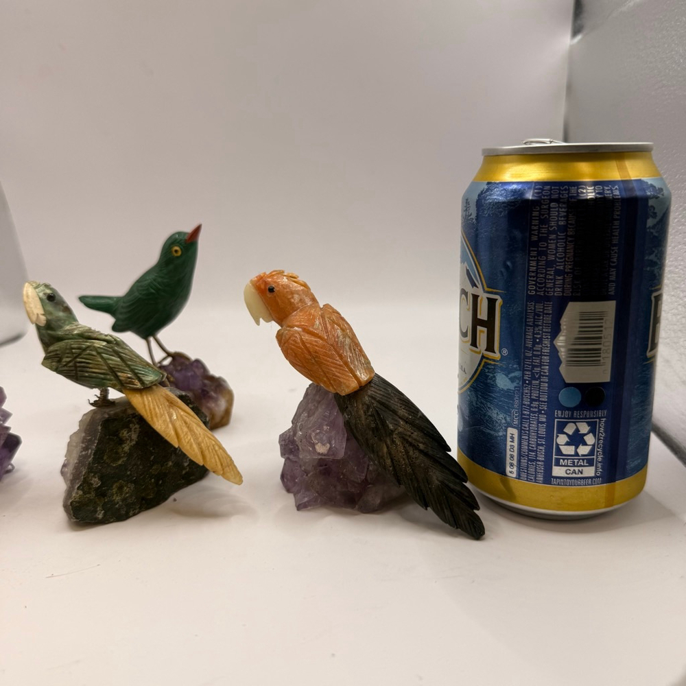 Semi Precious gemstone Bird figure Orange and Green Parrot on Amethyst - Picture 14 of 14